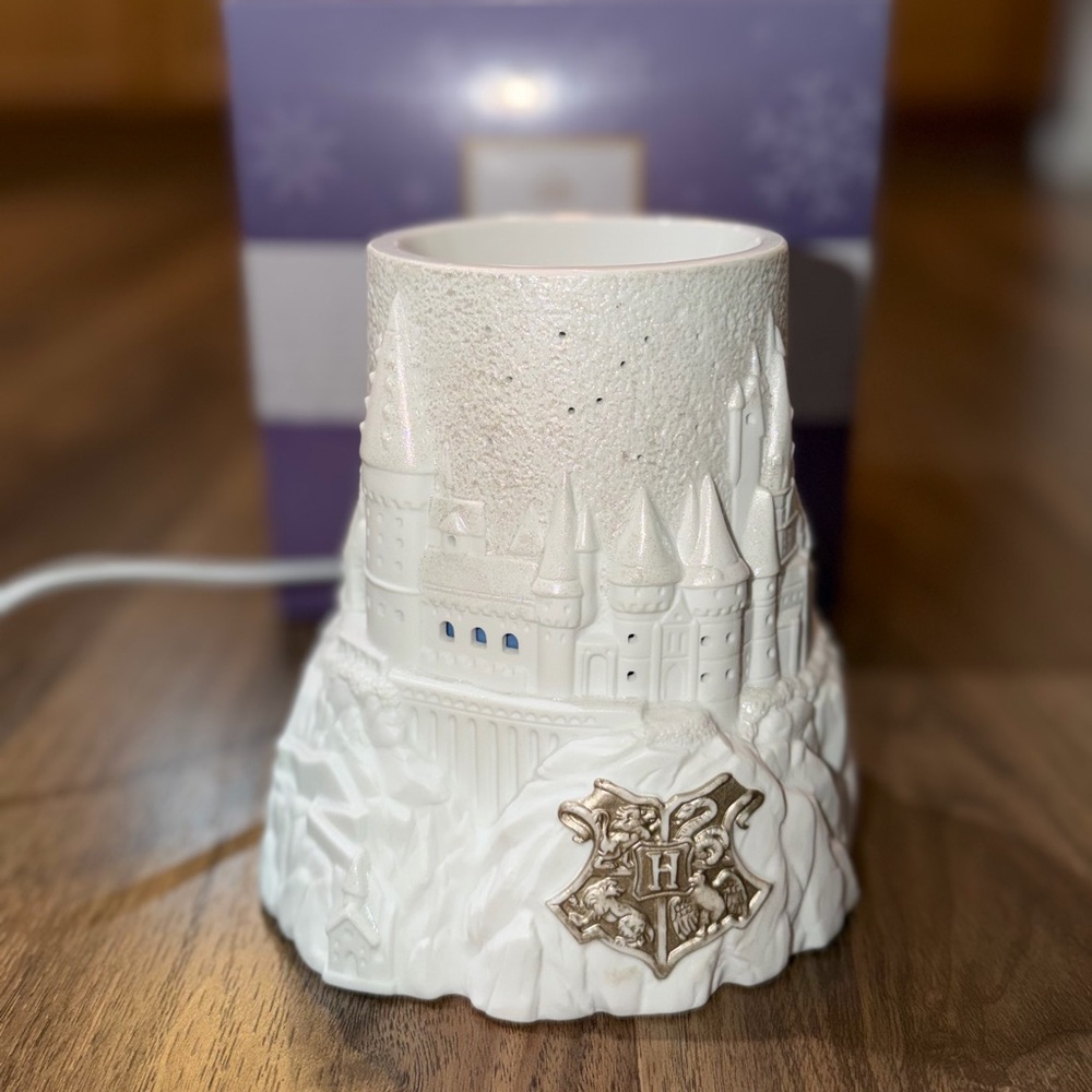 Scentsy Christmas At Hogwarts Wax Warmer